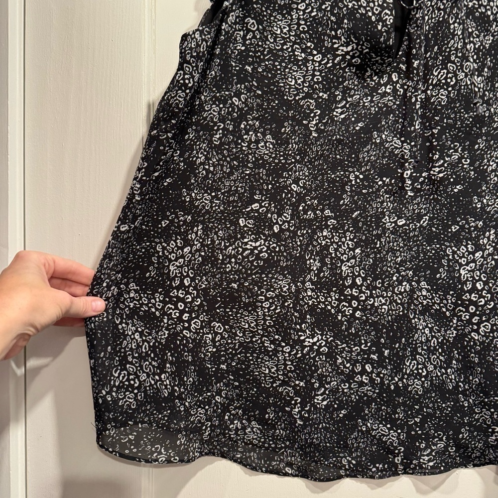 Haute Hippie‎ black and white split neck animal print tunic top Medium career - Picture 5 of 10
